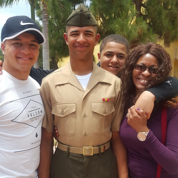 Meet your Posher, Lavene - Picture 2 of 8